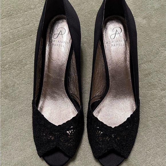 Adrianna Papell Black Satin and Lace Peep-toe Pumps. Size 9.5 - Picture 4 of 5